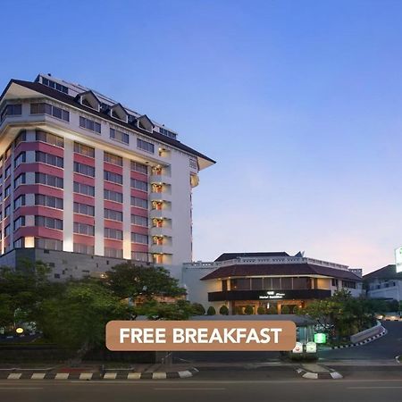 Hotel Santika Premiere Semarang Exterior foto