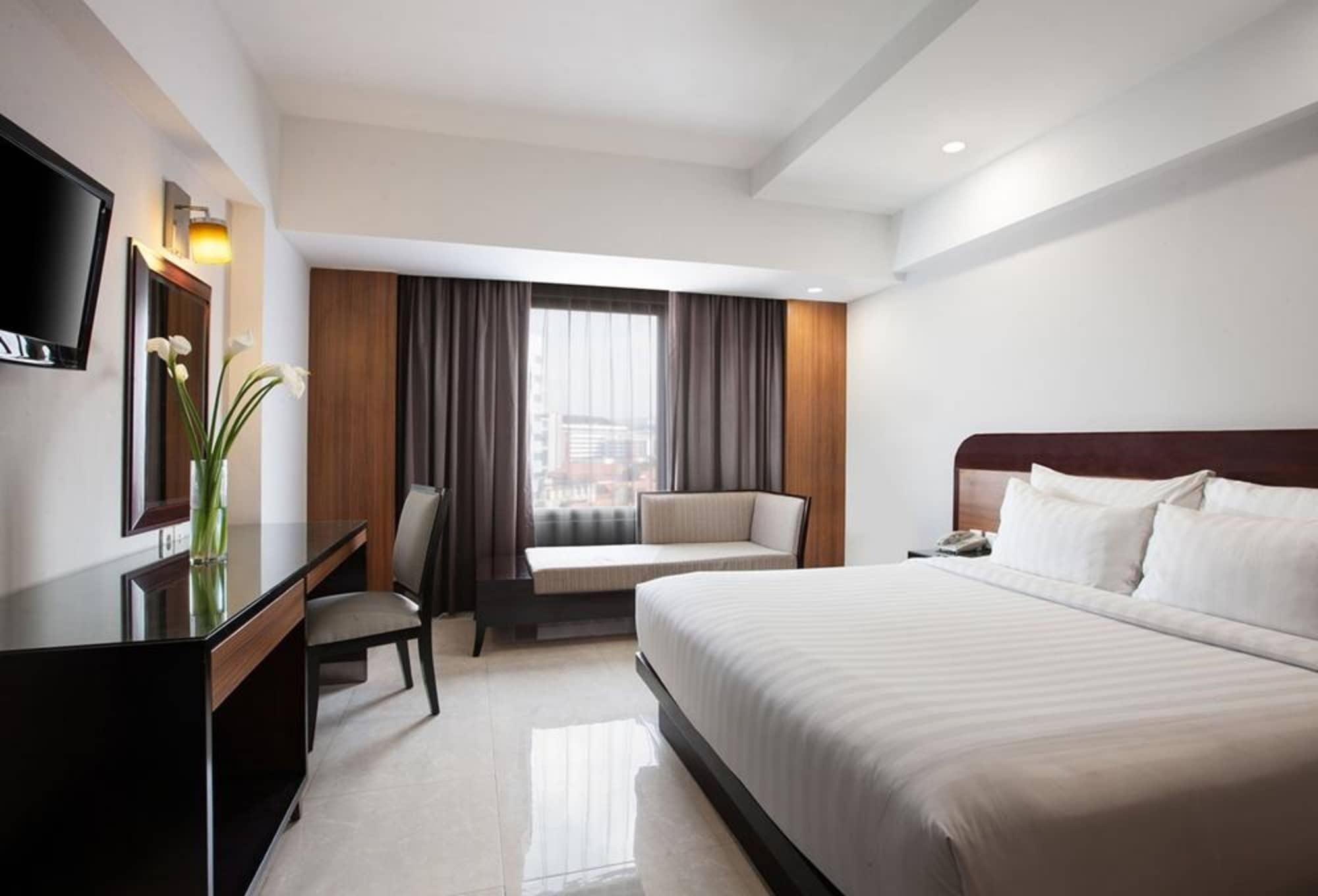 Hotel Santika Premiere Semarang Exterior foto